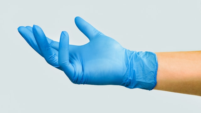 Why Quality Matters: Ensuring Safety with Disposable Examination Gloves